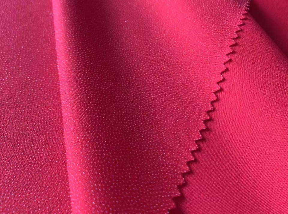 �м���ɫ�r��